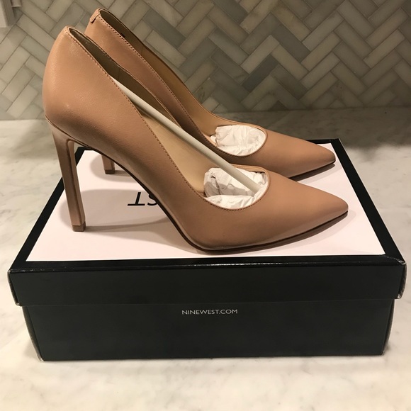 nine west taupe pumps